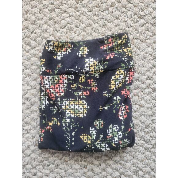 Lularoe Tall & Curvy Lot of 4 Geometric and Abstract Print Leggings - Picture 4 of 5